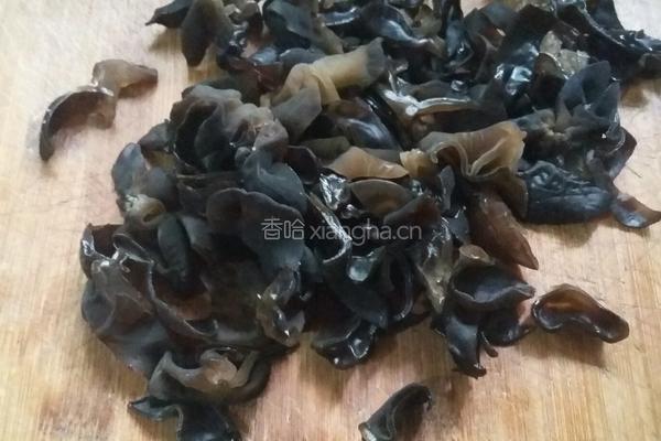 黑木耳炒山药的做法图解5