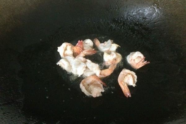 西兰花炒虾球的做法图解7
