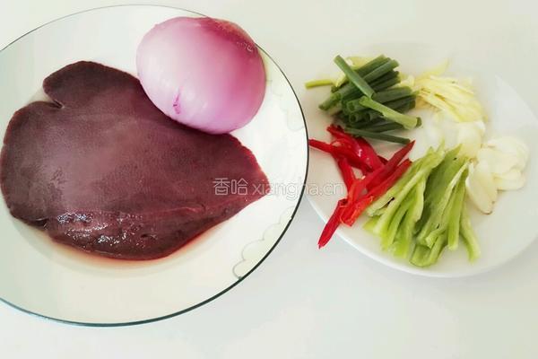 洋葱炒猪肝的做法图解1