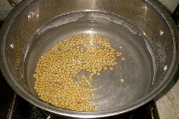 番茄黄豆的做法图解3
