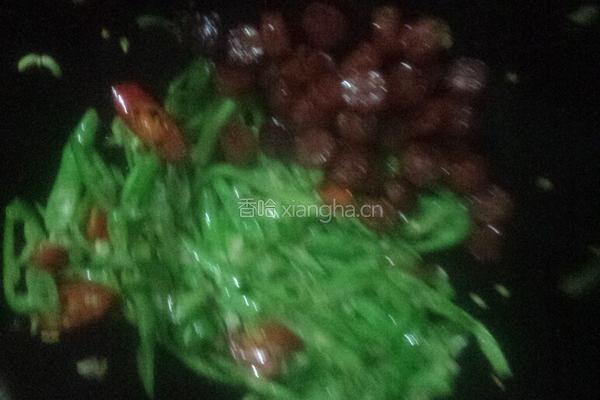 腊肠丁炒四季豆的做法图解7
