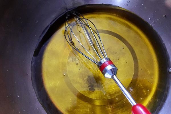 广式豆沙蛋黄月饼的做法图解1