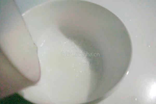 洋葱木耳拌腐竹的做法图解5