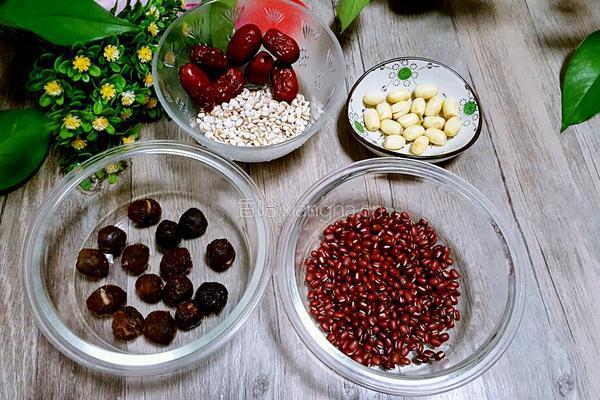 桂圆莲子红豆粥的做法图解1
