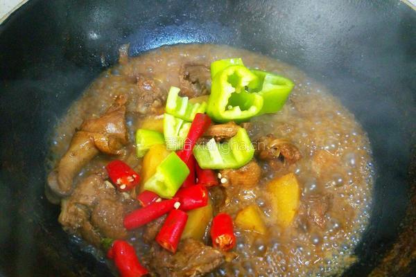 鸭腿炖土豆的做法图解12