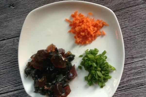 瘦肉皮蛋豆腐羹的做法图解2