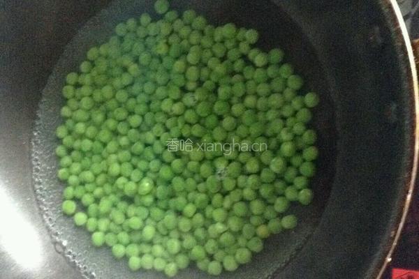 素炒青豆的做法图解1