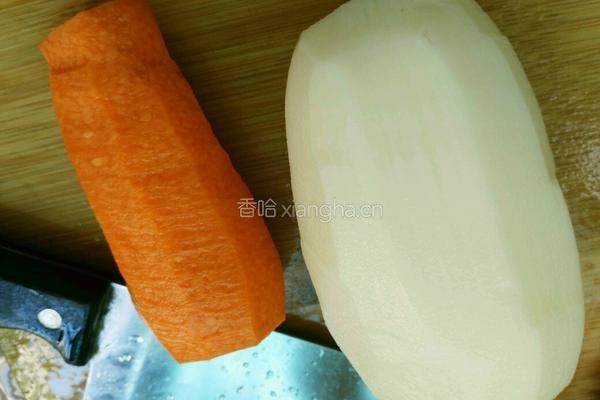 素炒莲藕胡萝卜片的做法图解1