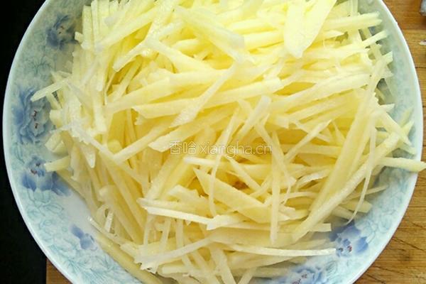 洋葱炒土豆的做法图解3