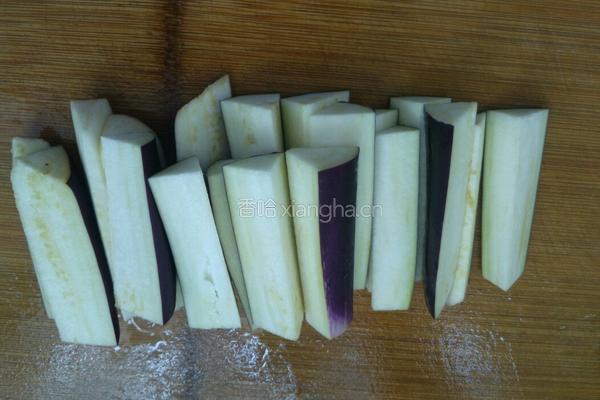 虾仁扒茄条的做法图解1