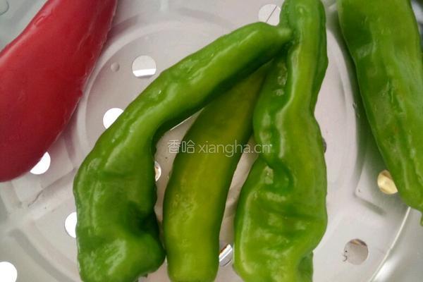 虎皮辣椒肉末的做法图解1