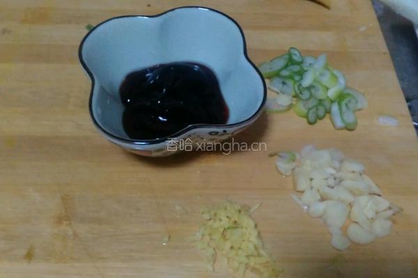 蟹味菇炒小油菜的做法图解6