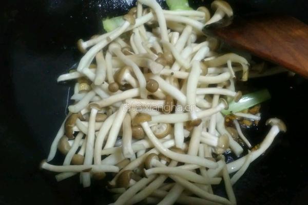 蟹味菇炒小油菜的做法图解9