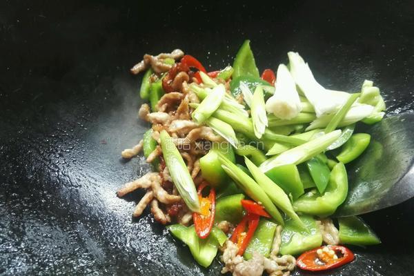 酸辣青椒肉丝的做法图解9
