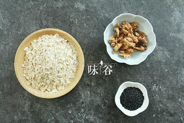 核桃芝麻燕麦粥的做法图解1
