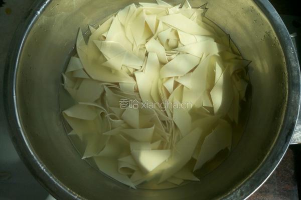 干豆腐皮炒辣椒的做法图解3