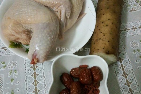 山药炖鸡汤的做法图解1