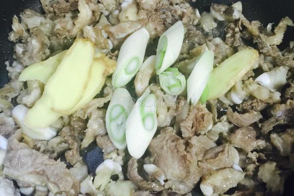 豆腐炖牛肉的做法图解3
