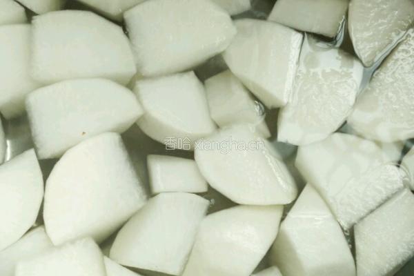 萝卜焖牛腩的做法图解2