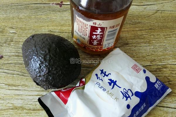 牛油果奶昔的做法图解1