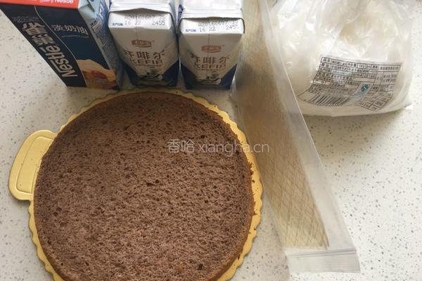 酸奶慕斯蛋糕的做法图解1