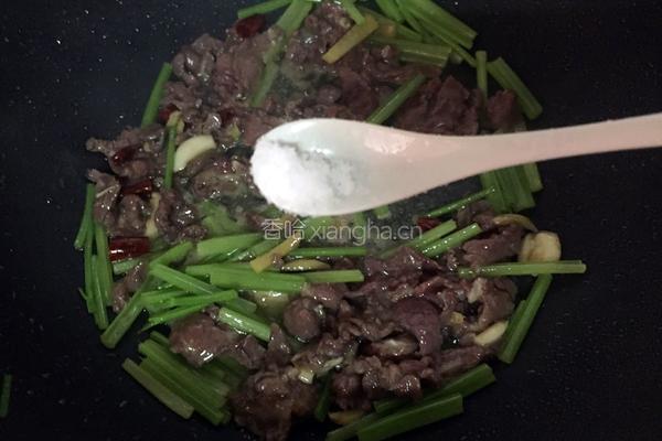 香芹炒牛肉的做法图解6