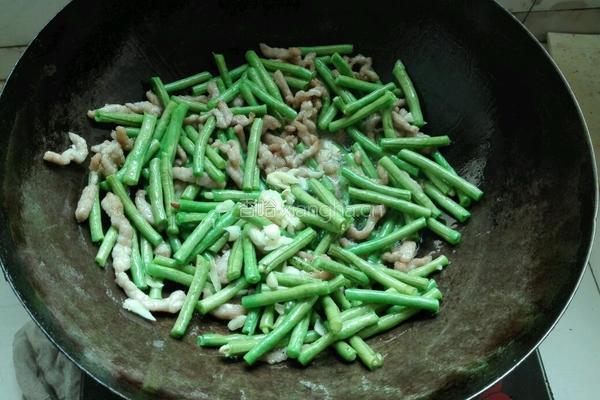 长豆角炒肉丝的做法图解7