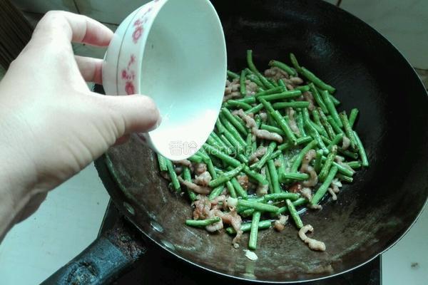 长豆角炒肉丝的做法图解8