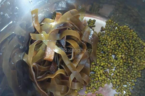 绿豆海带糖水的做法图解3
