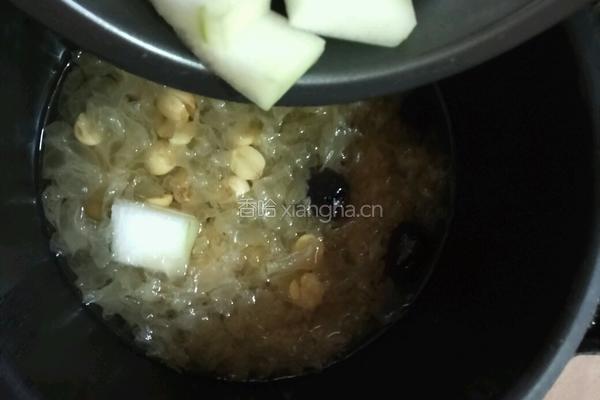 冬瓜莲子银耳羹的做法图解6