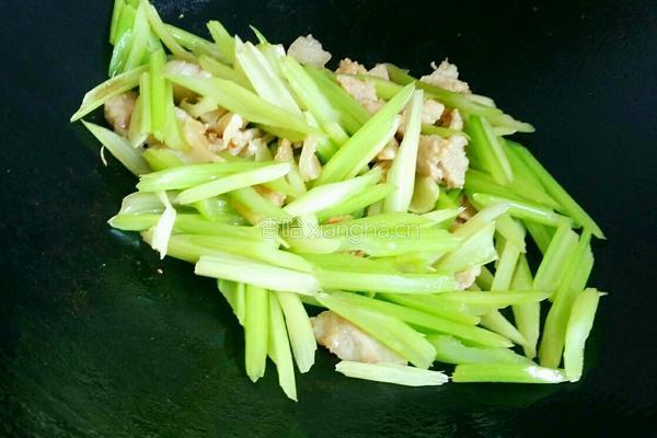 芹菜炒肉的做法图解9
