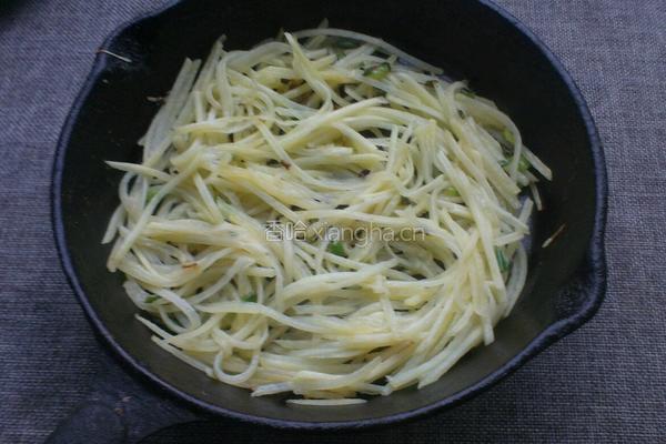 土豆蛋饼的做法图解4