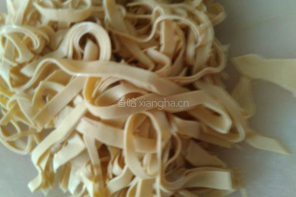 酱爆豆芽百叶的做法图解3