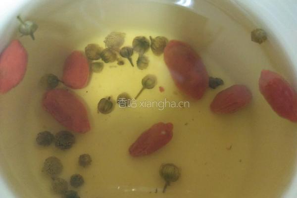 枸杞菊花茶的做法图解4