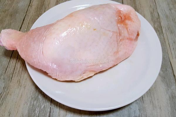 番茄鸡腿炖土豆的做法图解1