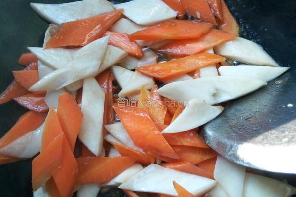 杏鲍菇炒胡萝卜的做法图解5