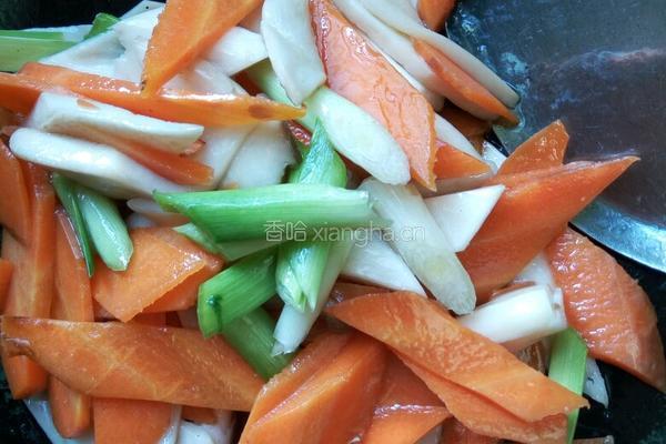杏鲍菇炒胡萝卜的做法图解6