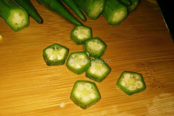 白灼黄秋葵的做法图解4