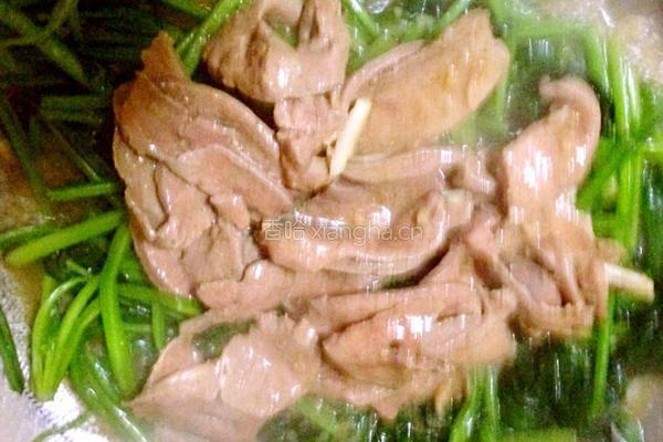 猪肝炒菠菜的做法图解10