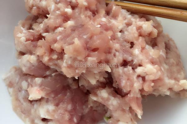 豆泡酿肉丸的做法图解1