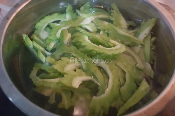 苦瓜烧肉的做法图解4