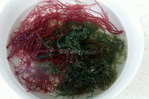 凉拌双色海藻的做法图解1