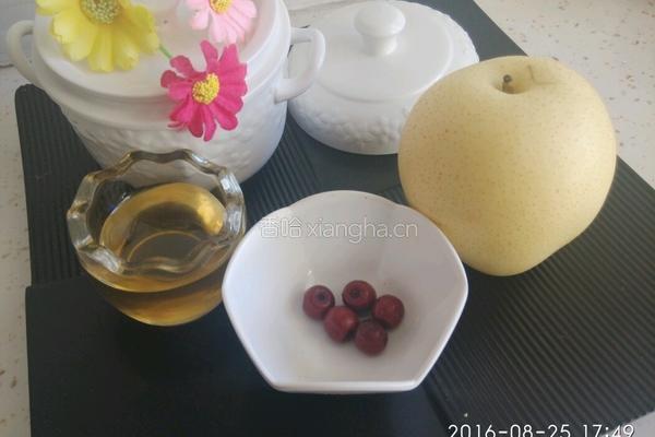 蜂蜜蒸梨的做法图解1
