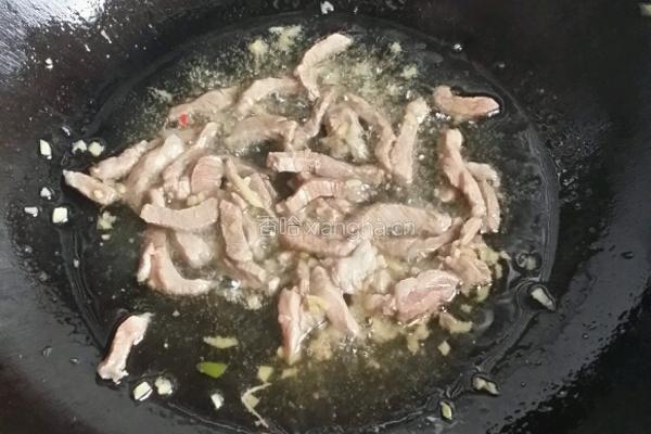 炒细面的做法图解3
