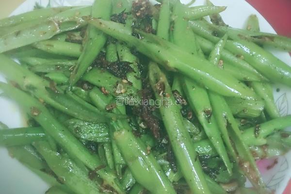 牛肉干炒空心菜梗的做法图解3