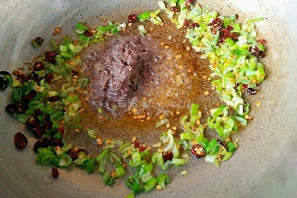 虾酱炒鸡蛋的做法图解7