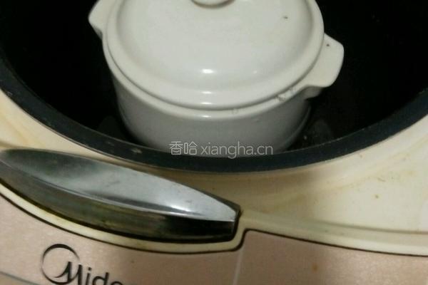 冰糖红枣炖燕窝的做法图解5