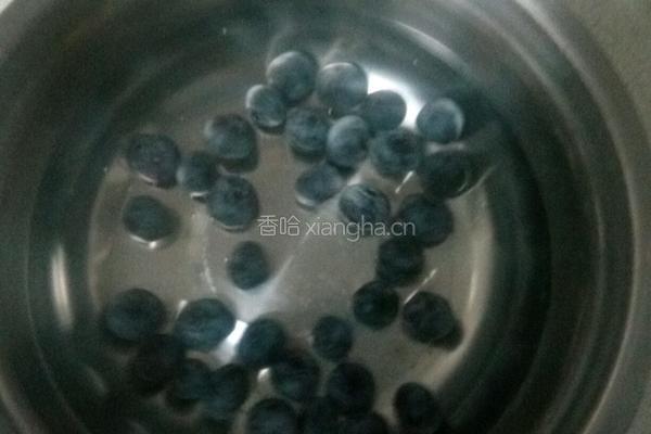柠檬蓝莓苏打的做法图解2