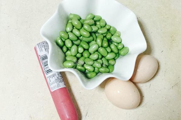 毛豆炒鸡蛋的做法图解1