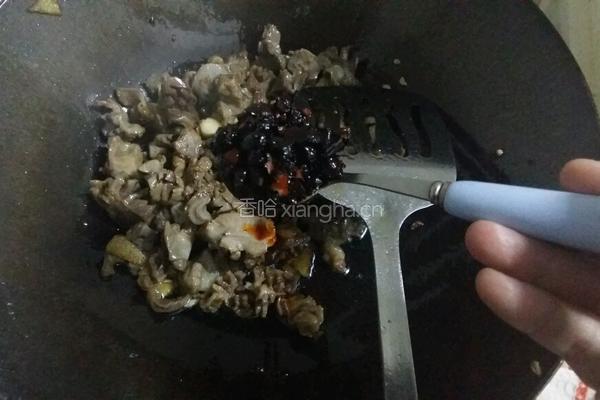 老干妈爆炒鸡胗的做法图解10